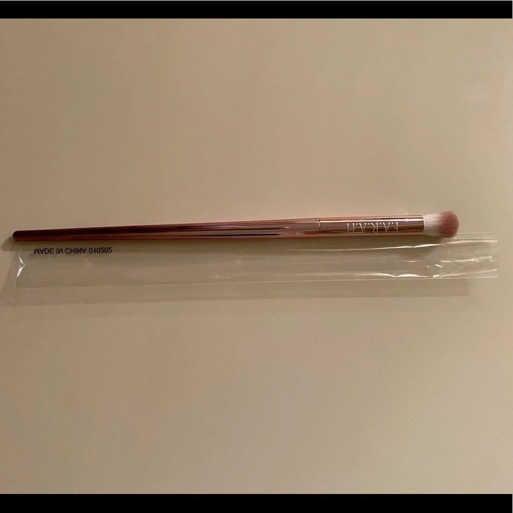 “F.A.R.A.H” 25EL Blender Brush